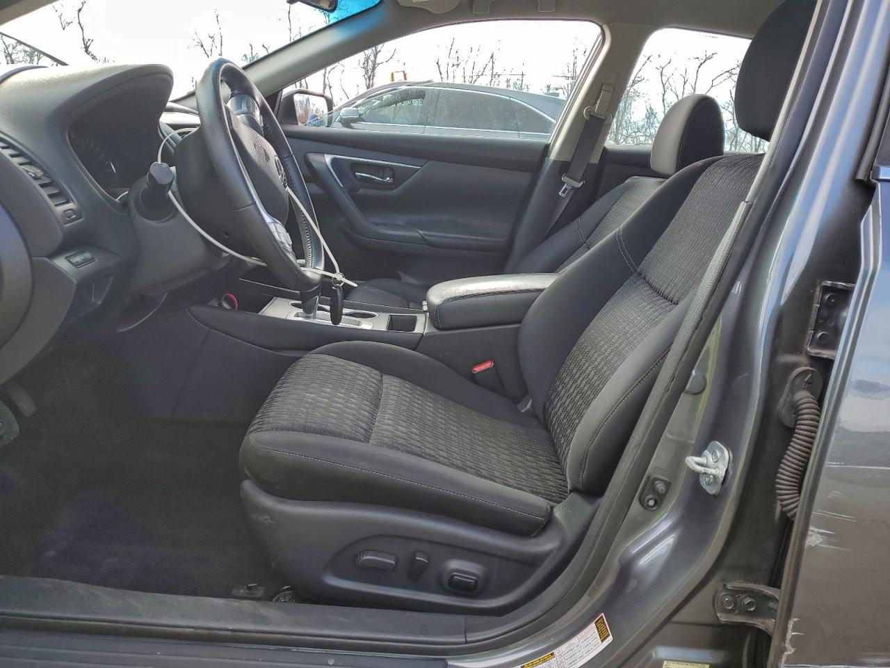 Nissan Altima 2.5 Image 4