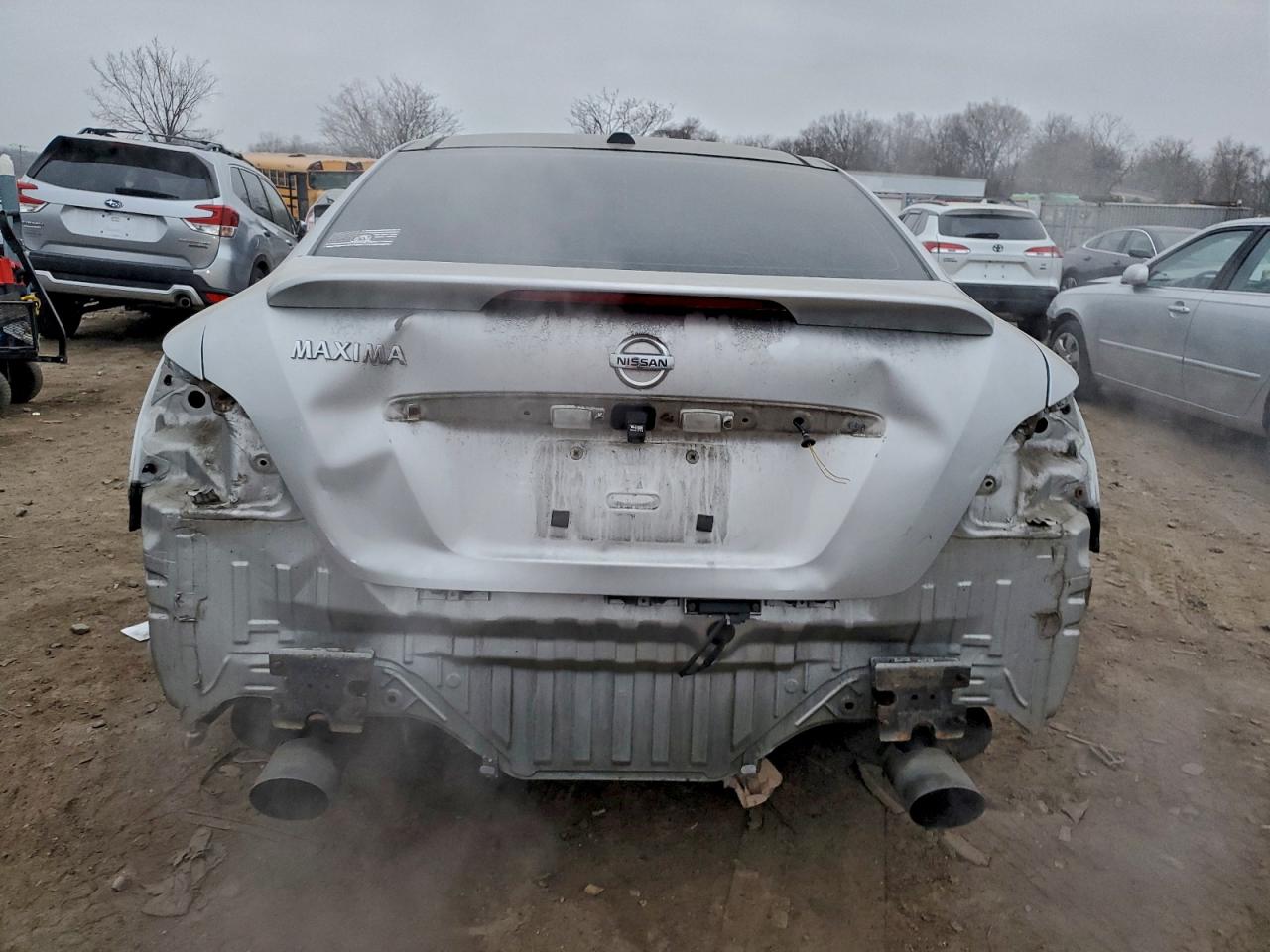 Nissan Maxima S Image 5