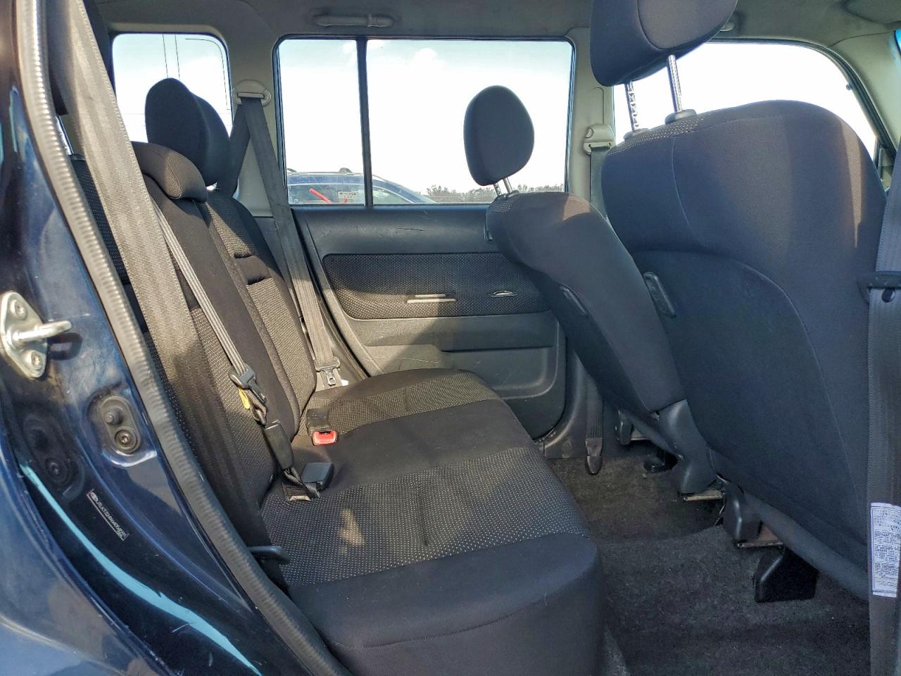 Toyota Scion Xb Image 12