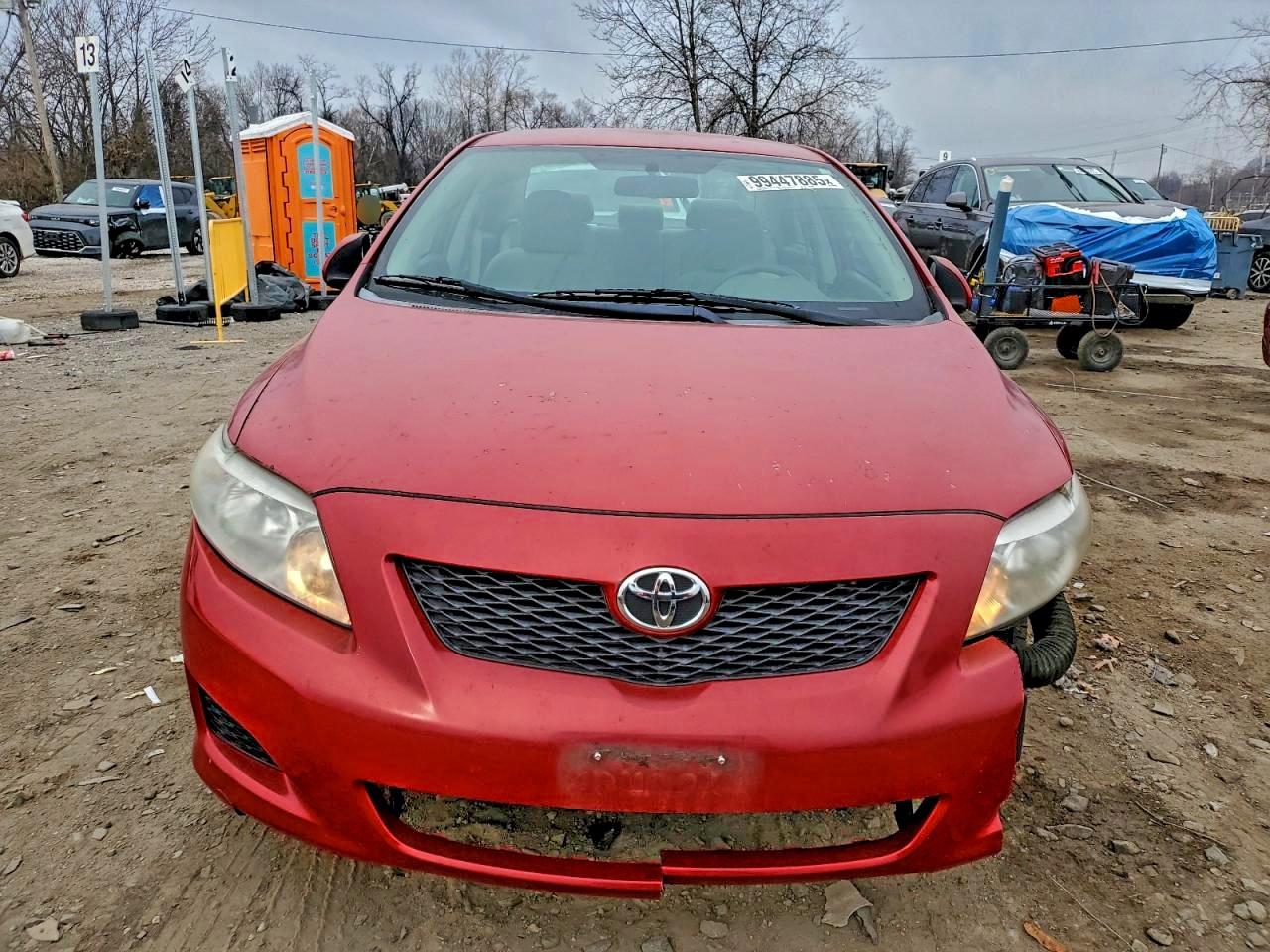 Toyota Corolla Base Image 10