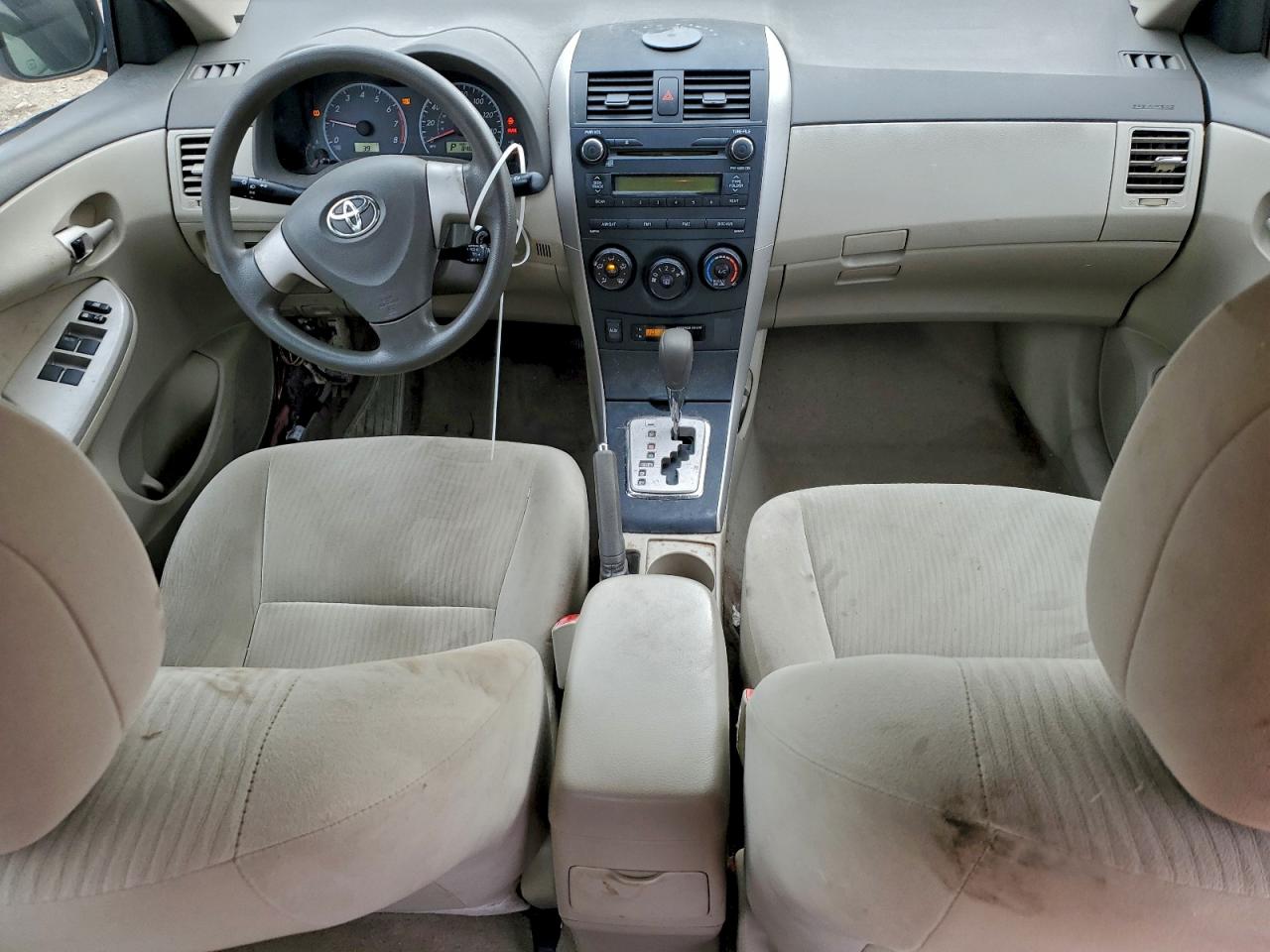 Toyota Corolla Base Image 6