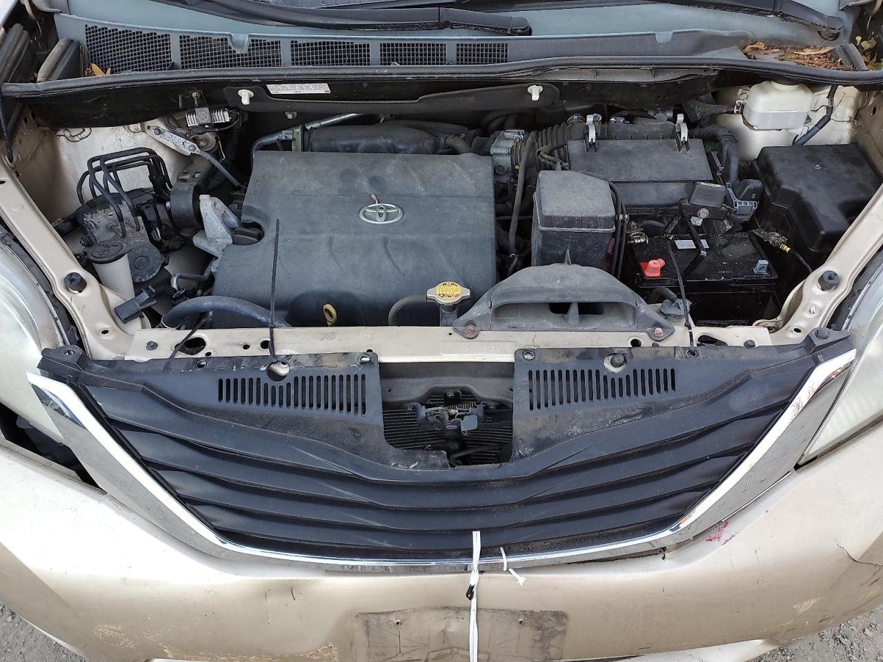 Toyota Sienna Le Image 7