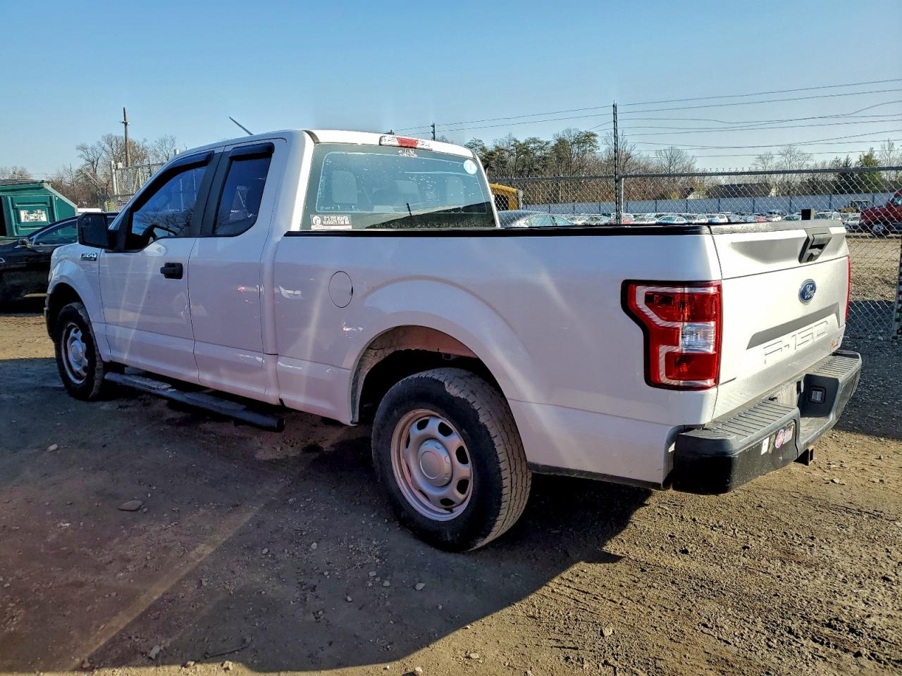 Ford F-150 Super Cab Image 4