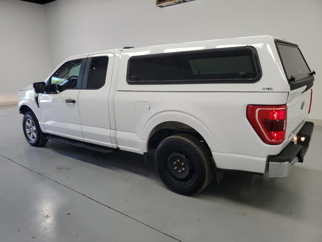 Ford F-150 Super Cab Image 5