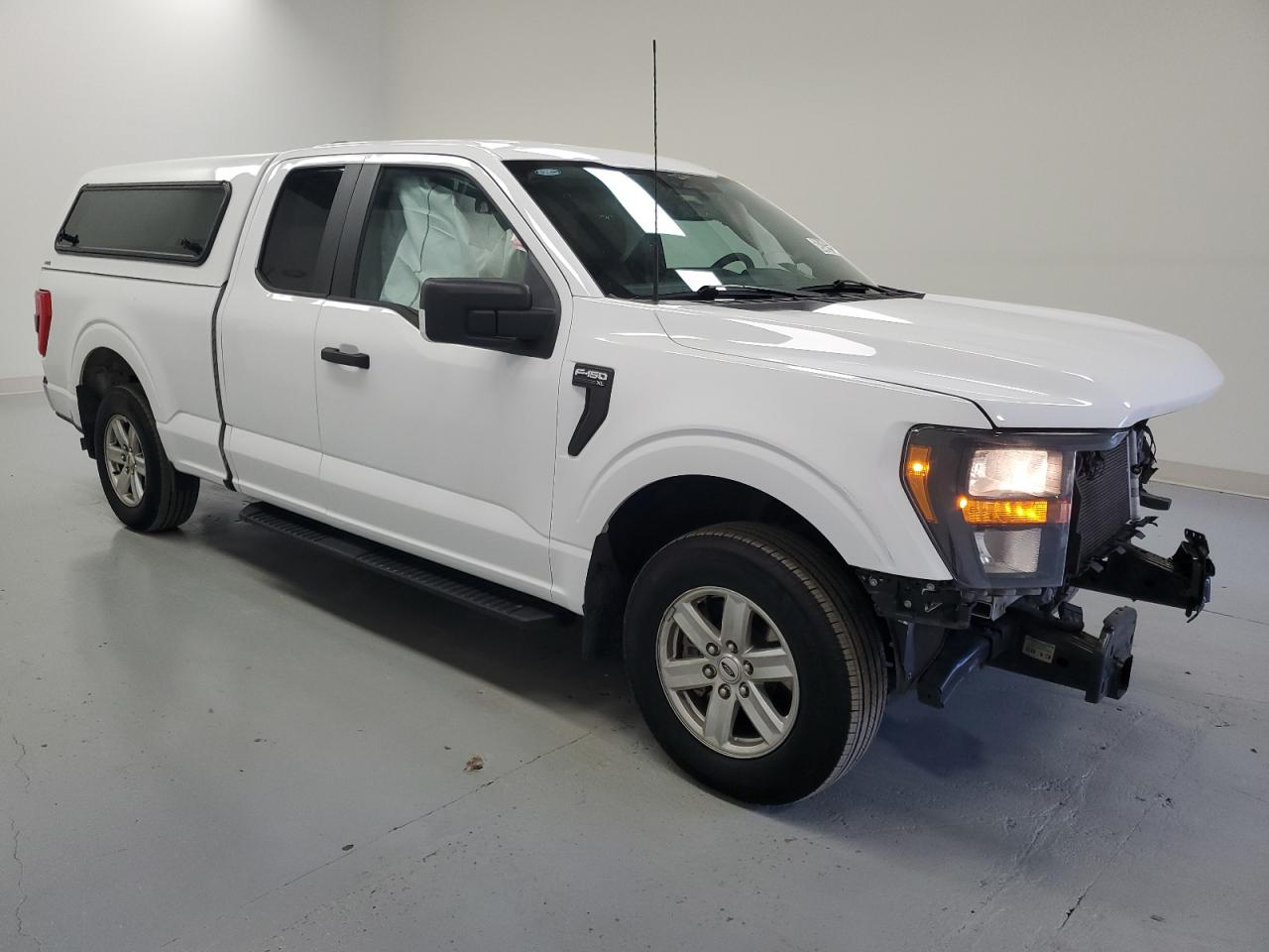 Ford F-150 Super Cab Image 2