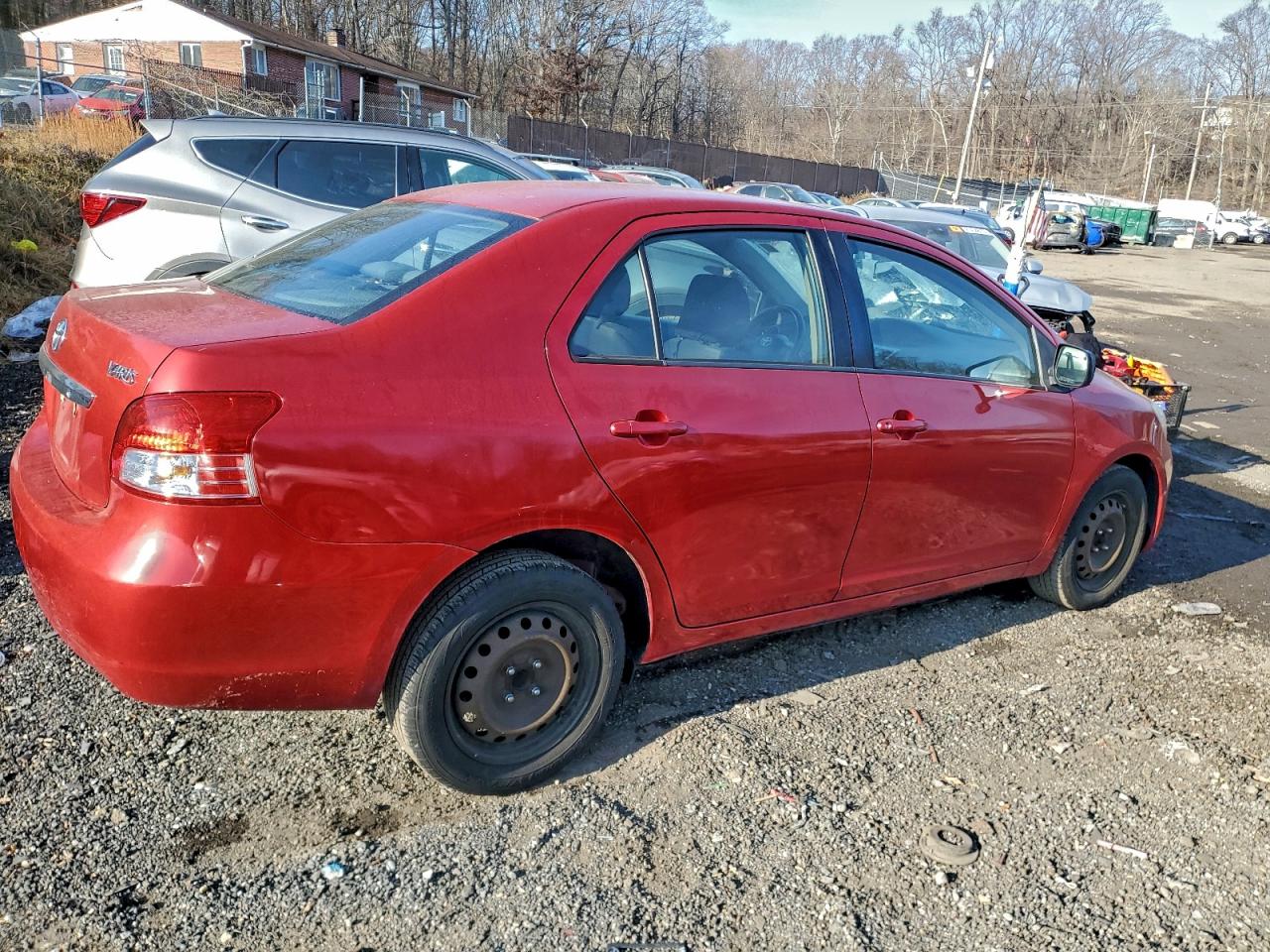 Toyota Yaris Image 2