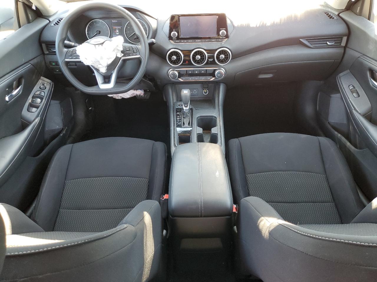 Nissan Sentra S Image 4