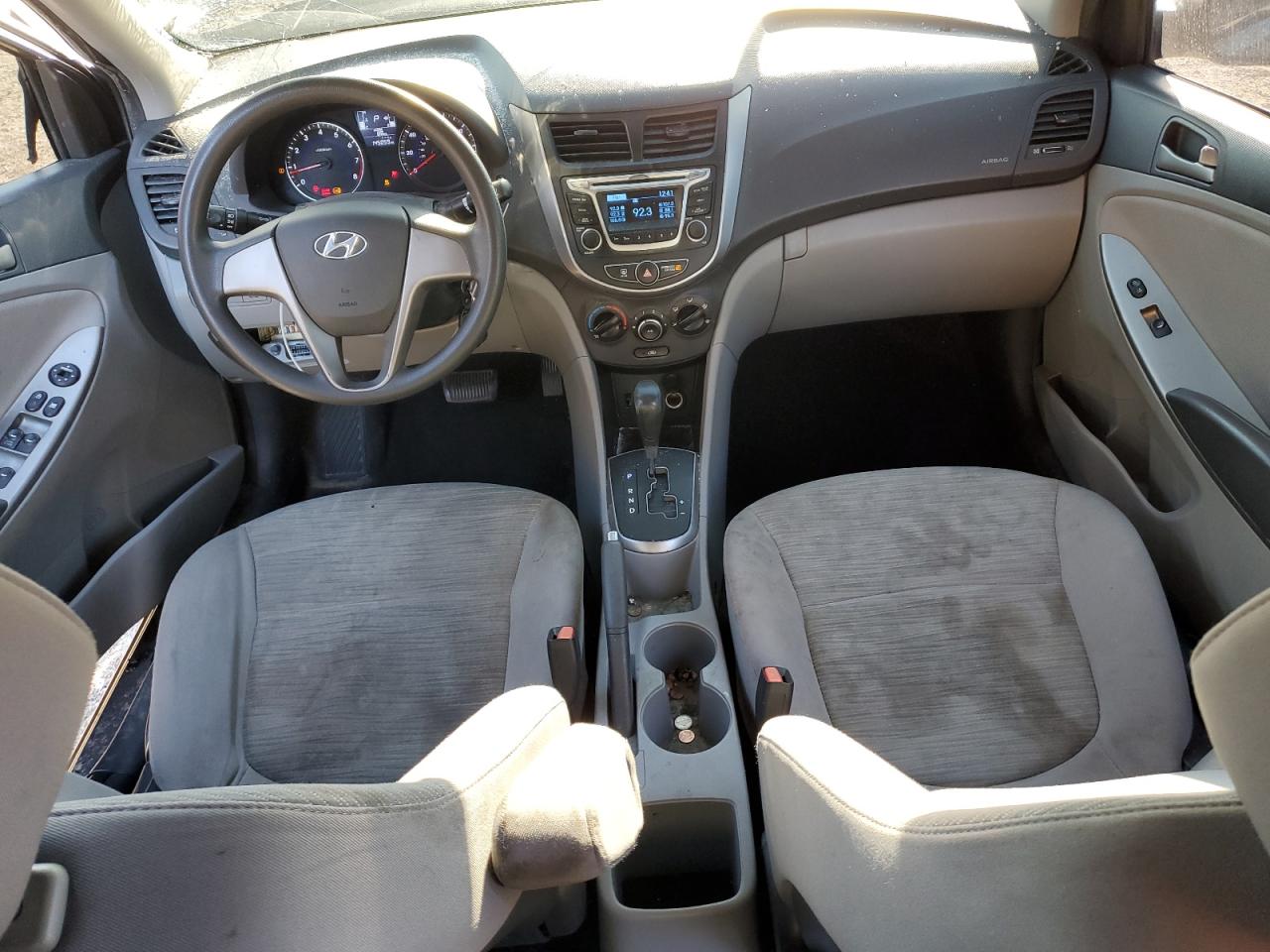 Hyundai ACCENT Se Image 4