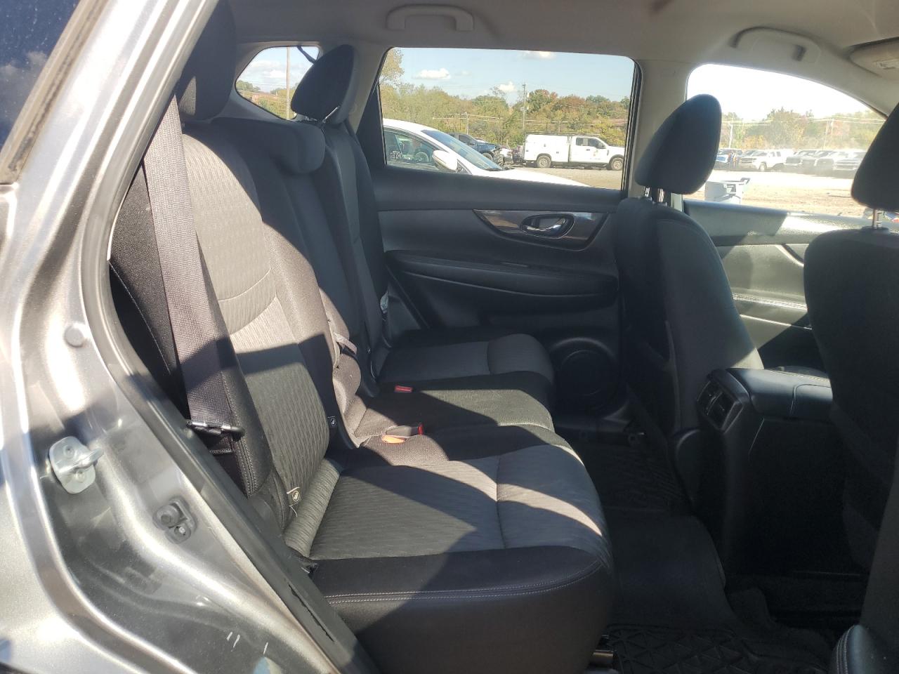 Nissan Rogue S Image 9