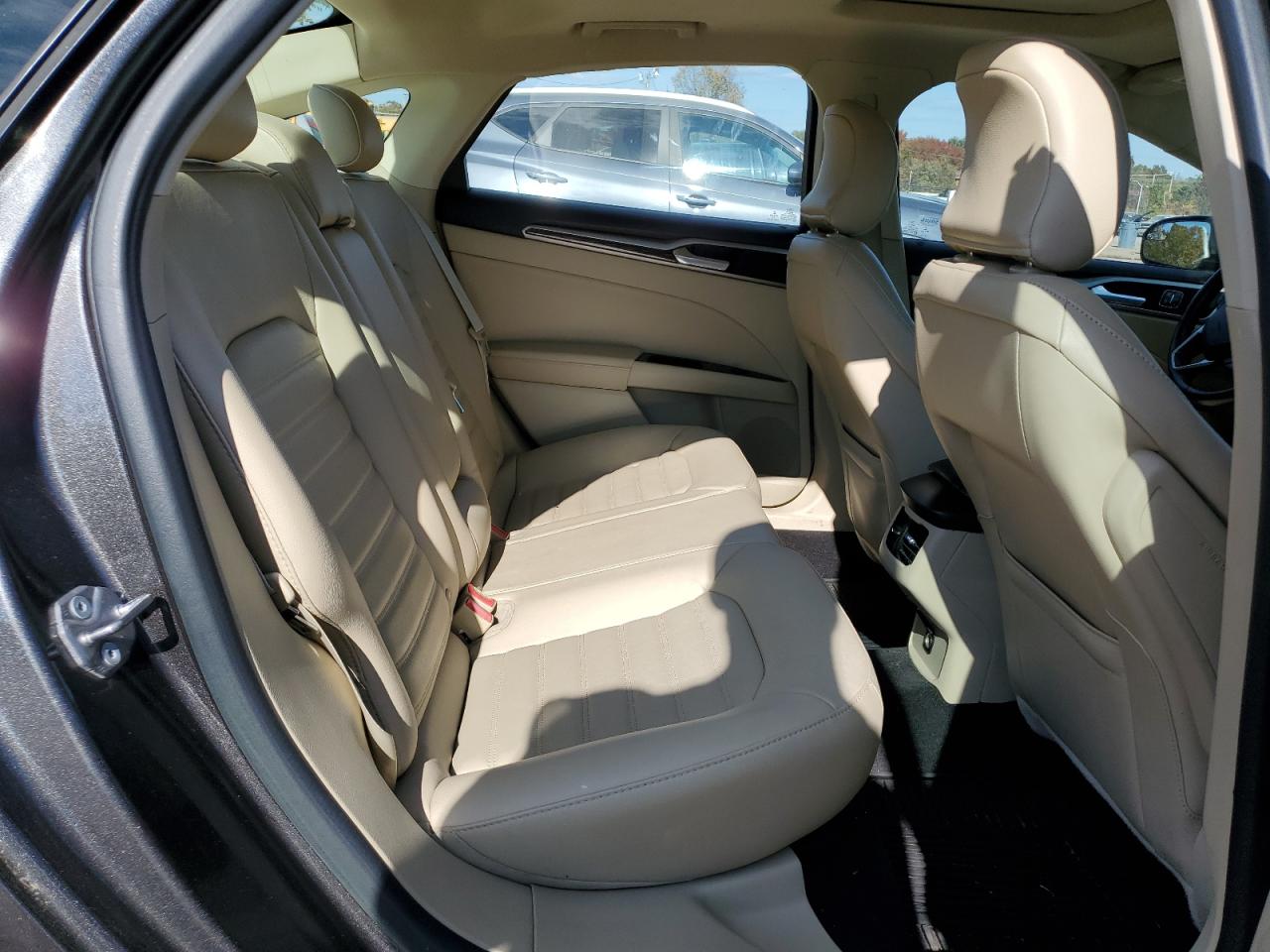 Ford Fusion Se Image 12