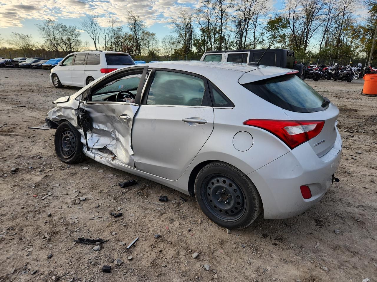 Hyundai ELANTRA Image 9