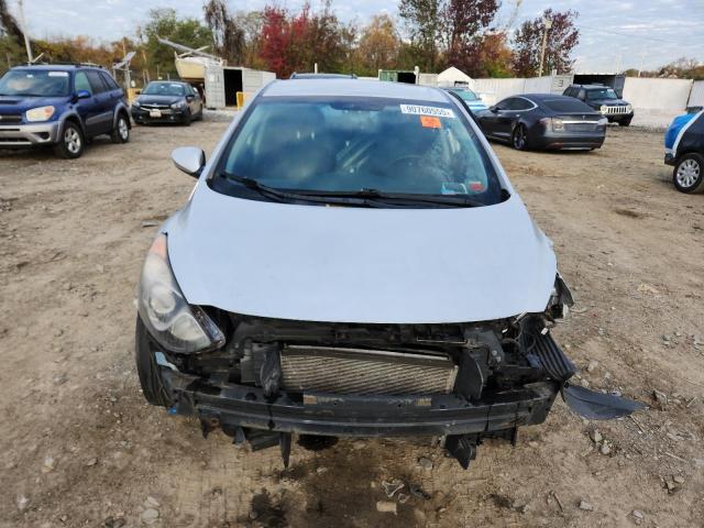 Hyundai ELANTRA Image 3