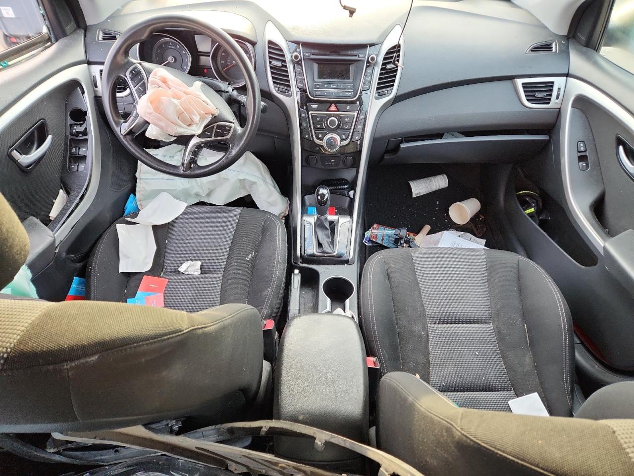 Hyundai ELANTRA Image 4