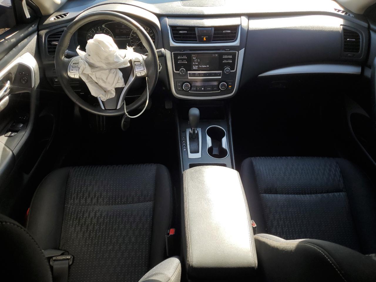 Nissan Altima 2.5 Image 4