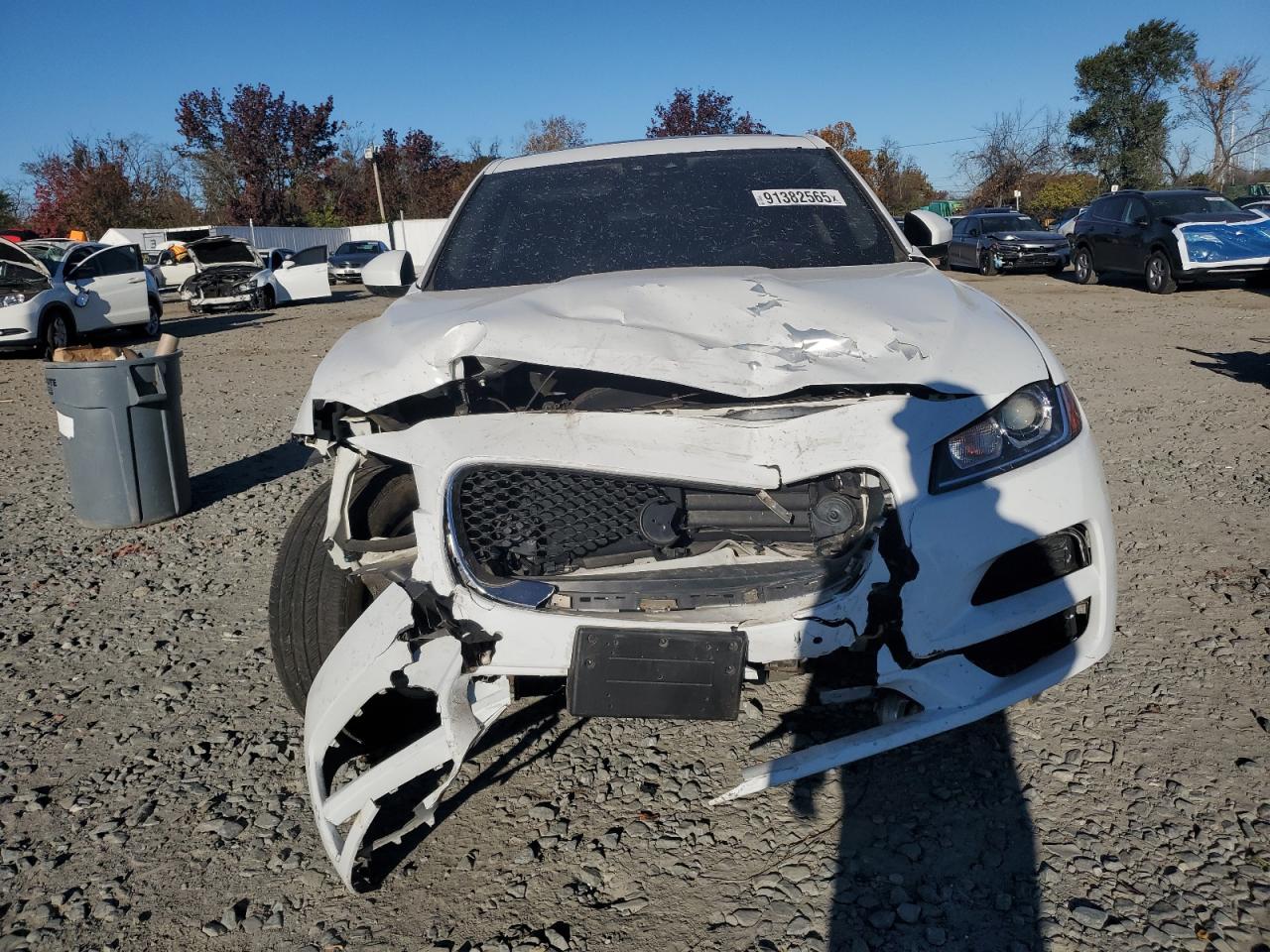 Jaguar F-PACE Image 9