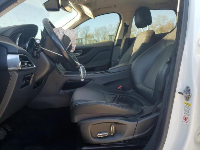 Jaguar F-PACE Image 8