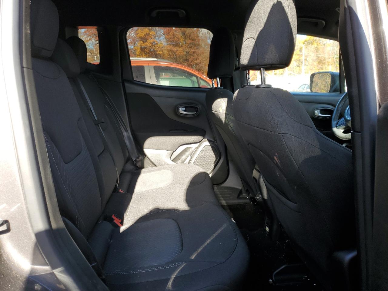 Jeep Renegade Latitude Image 7