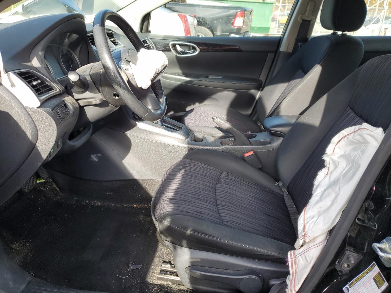 Nissan Sentra S Image 5