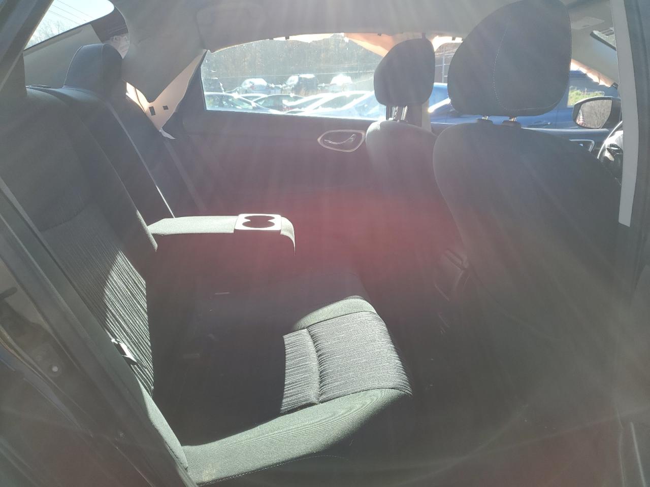 Nissan Sentra S Image 8