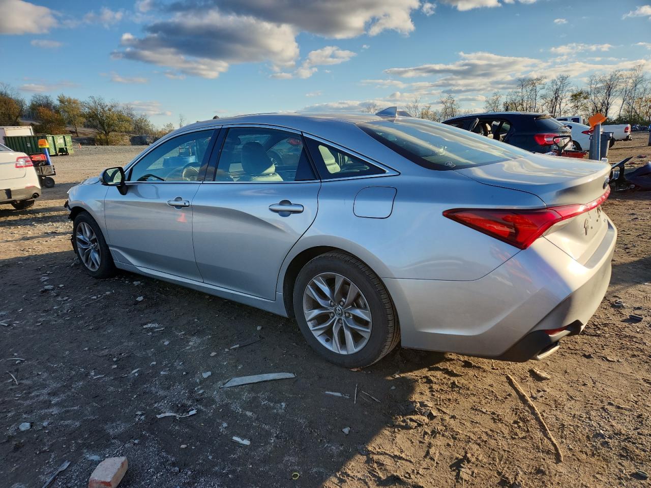 Toyota Avalon Xle Image 5