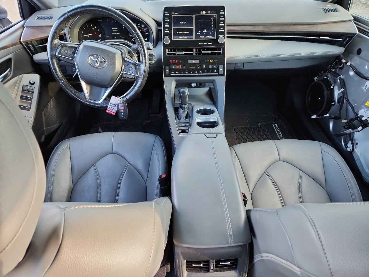 Toyota Avalon Xle Image 8