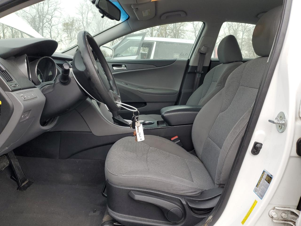 Hyundai SONATA Gls Image 13