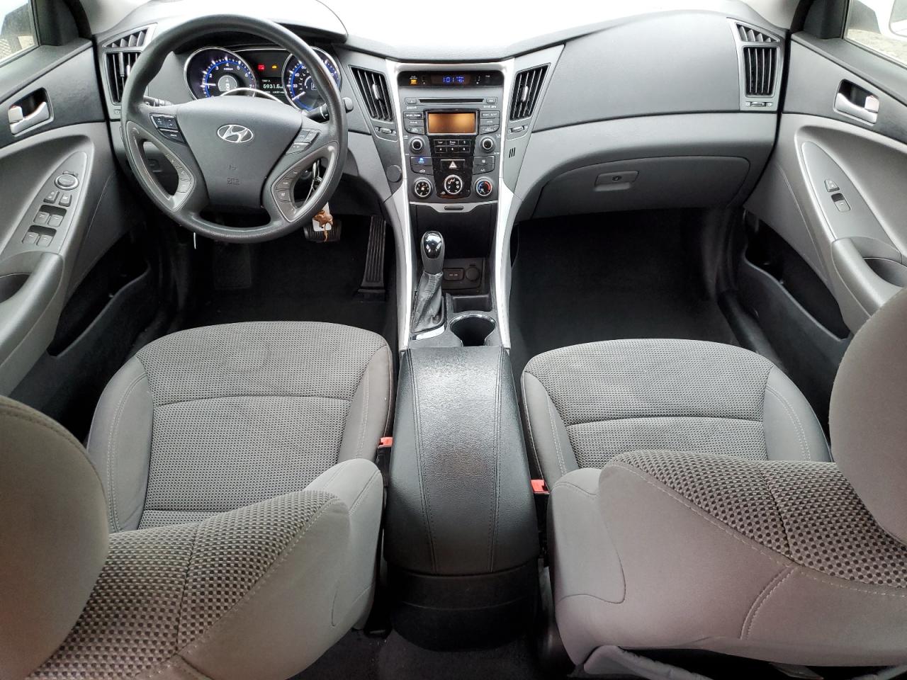 Hyundai SONATA Gls Image 8