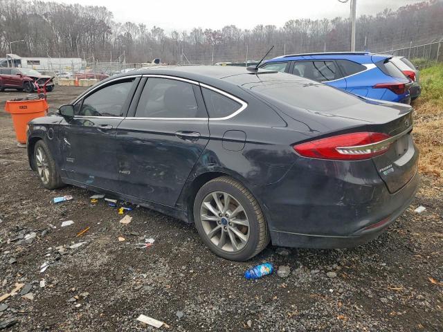 Ford Fusion Se Phev Image 12