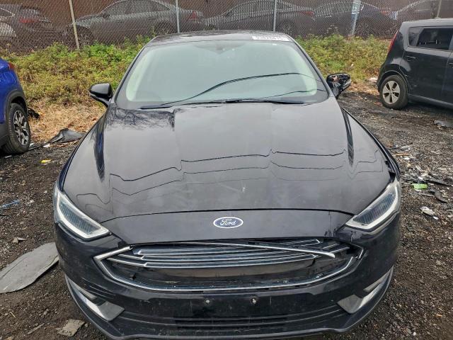 Ford Fusion Se Phev Image 8