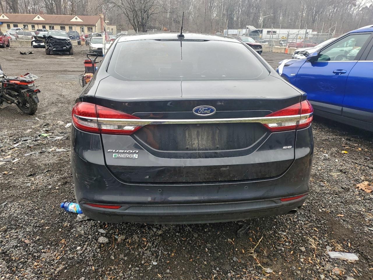 Ford Fusion Se Phev Image 4