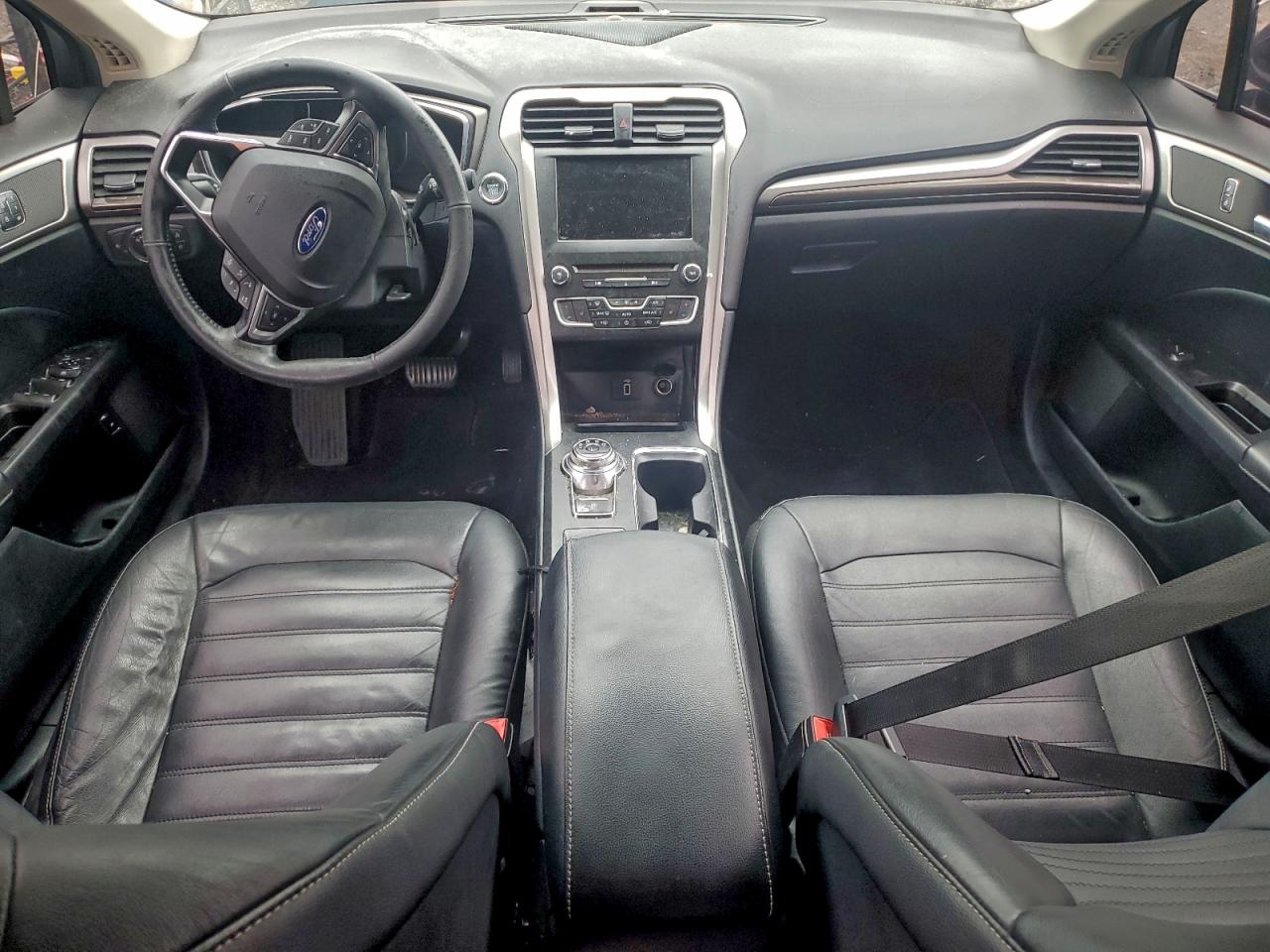 Ford Fusion Se Phev Image 3