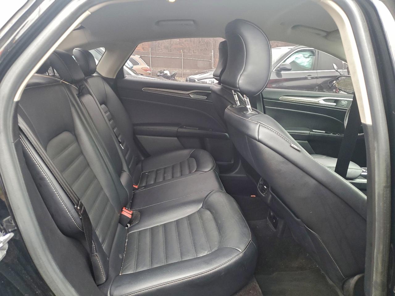 Ford Fusion Se Phev Image 6