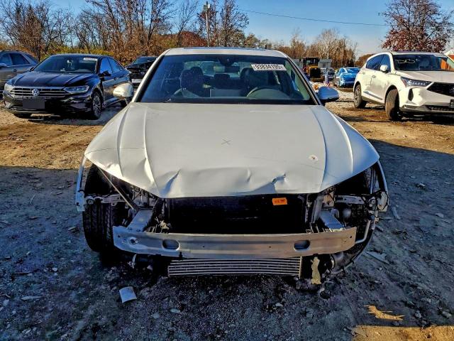 Audi A4 Premium Plus Image 10