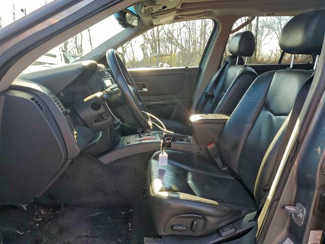 Cadillac SRX Image 2