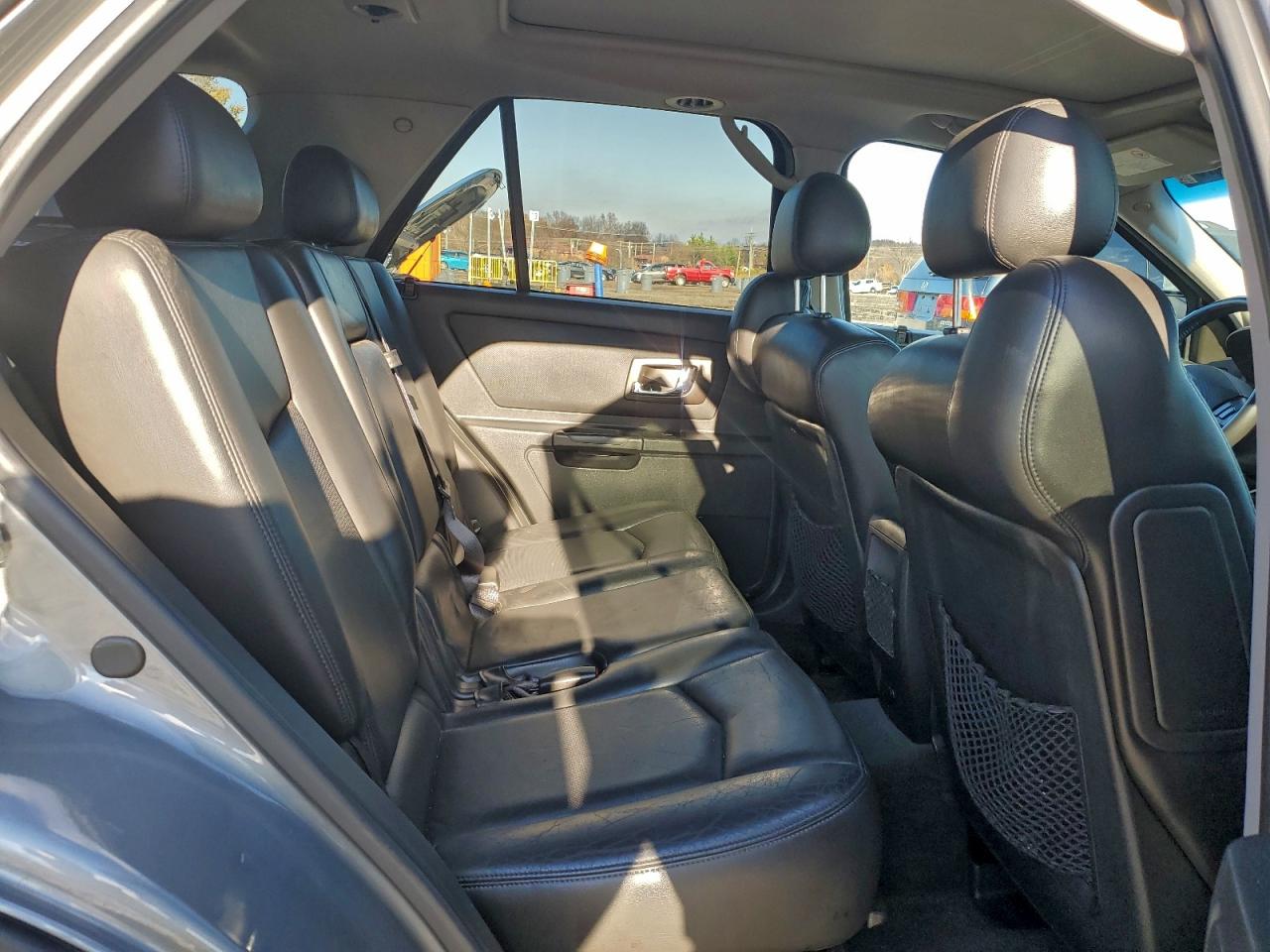 Cadillac SRX Image 4