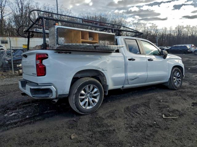 Chevrolet Silverado K1500 Custom Image 6