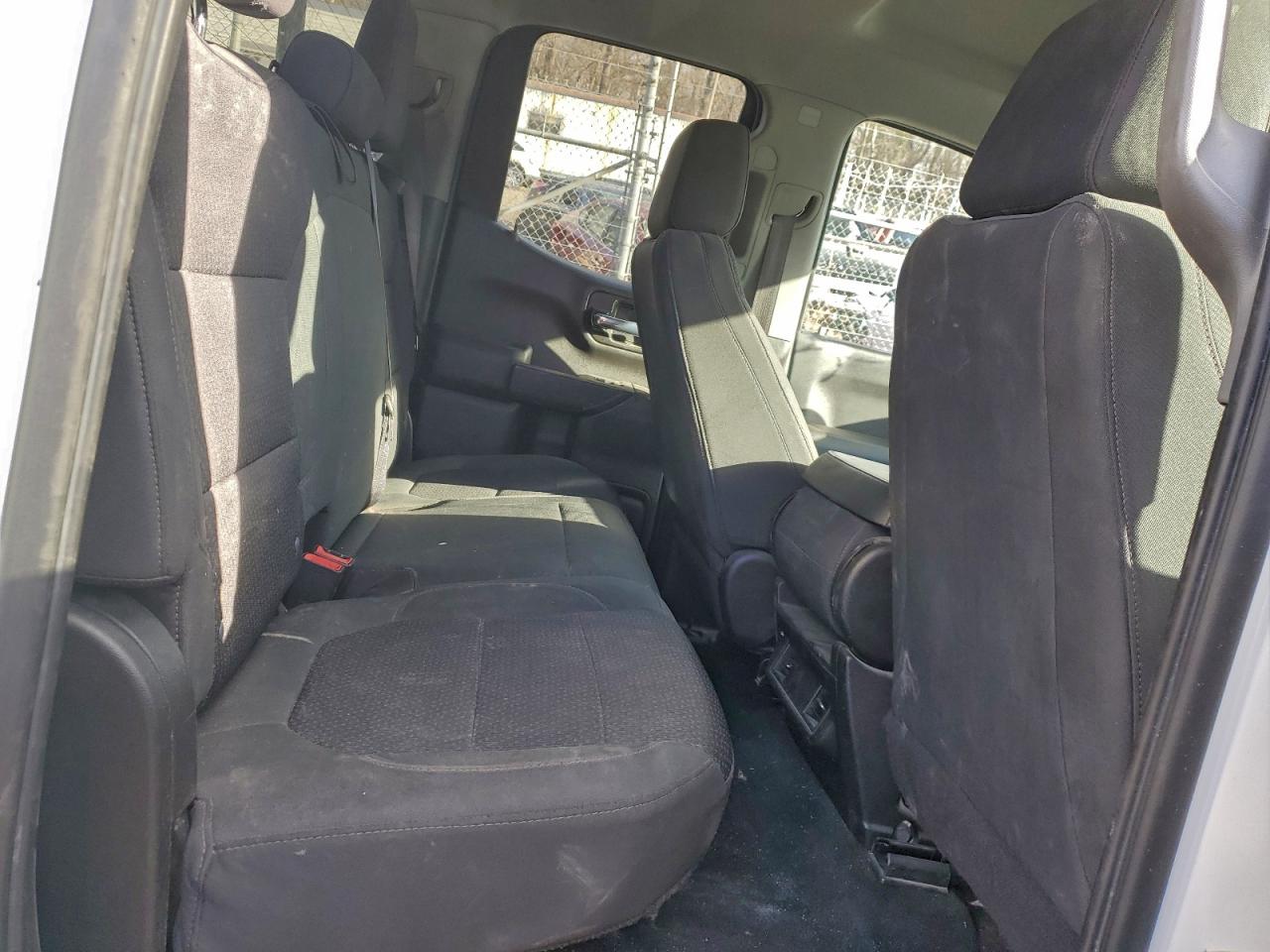 Chevrolet Silverado K1500 Custom Image 7