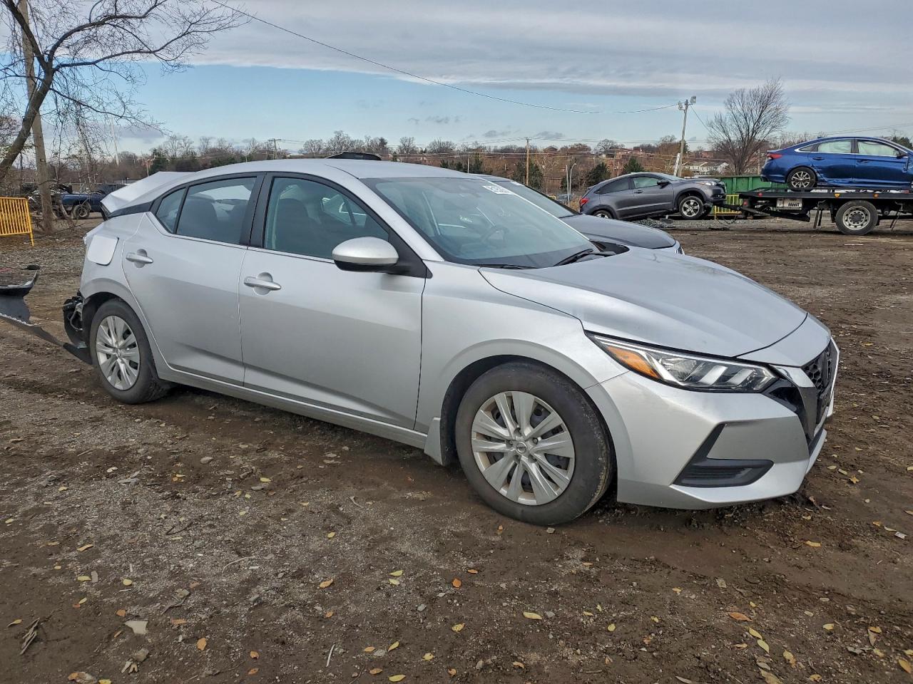 Nissan Sentra S Image 2