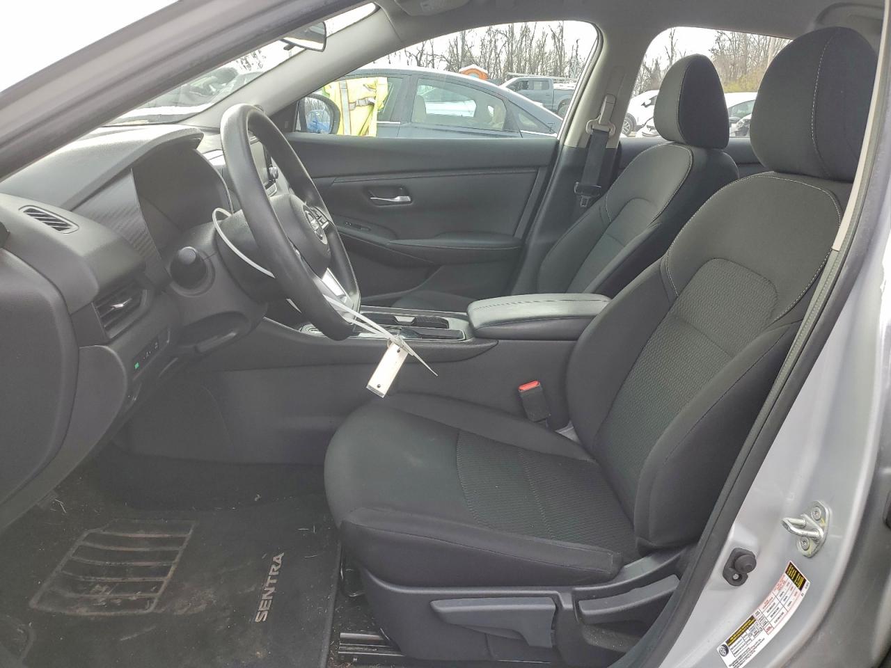 Nissan Sentra S Image 7