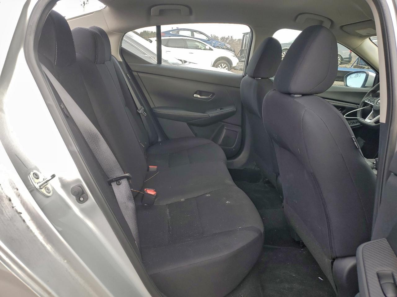 Nissan Sentra S Image 10