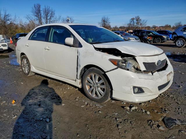 Toyota Corolla Base Image 10