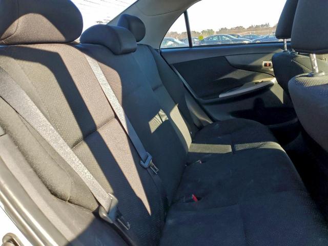 Toyota Corolla Base Image 7