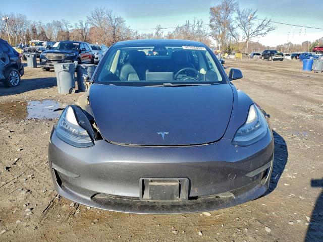 Tesla Model 3 Image 3