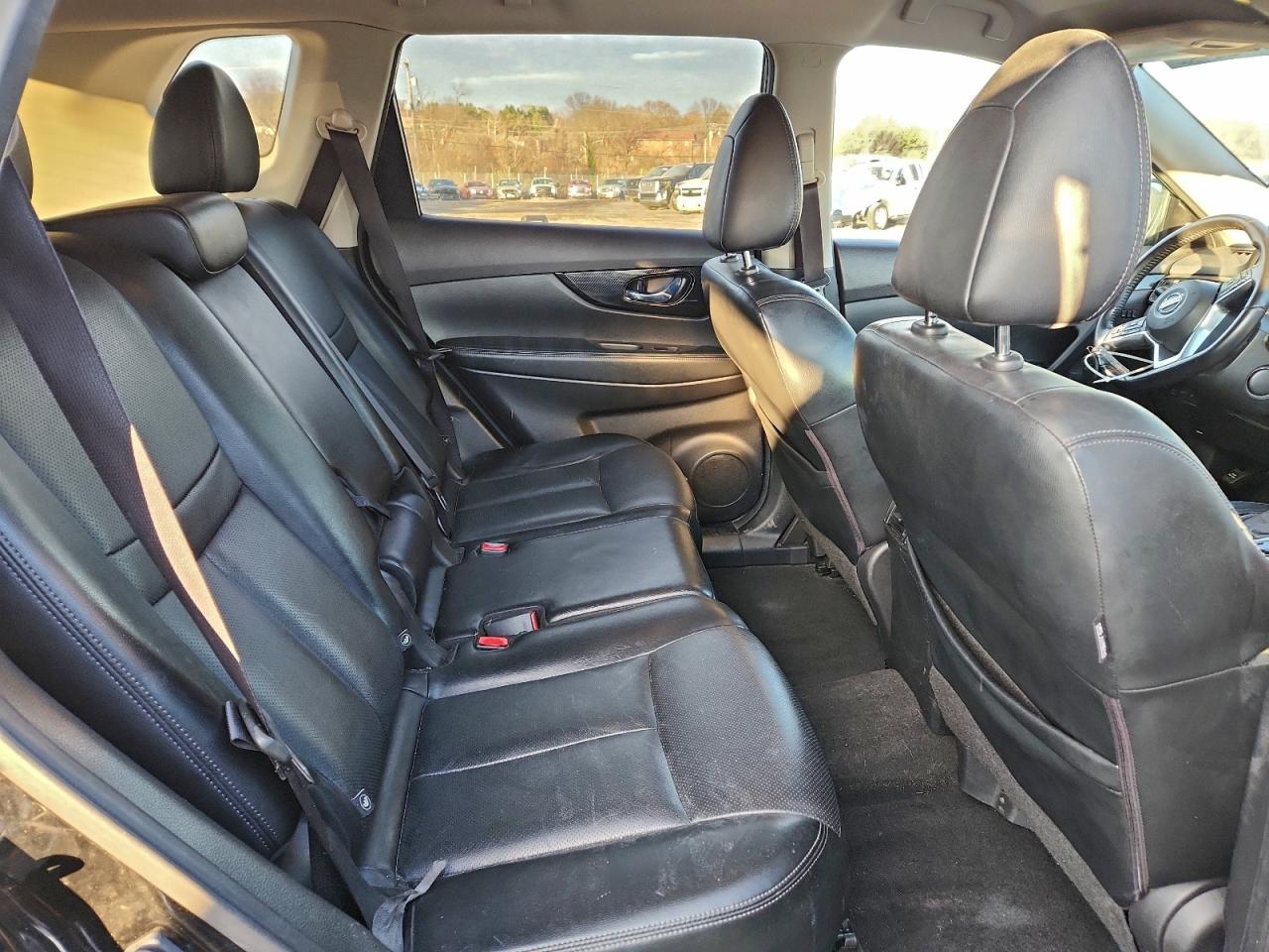 Nissan Rogue S Image 3