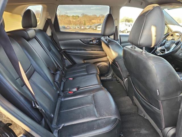 Nissan Rogue S Image 3