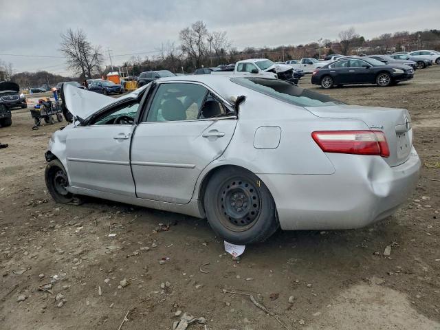 Toyota Camry Base Image 4