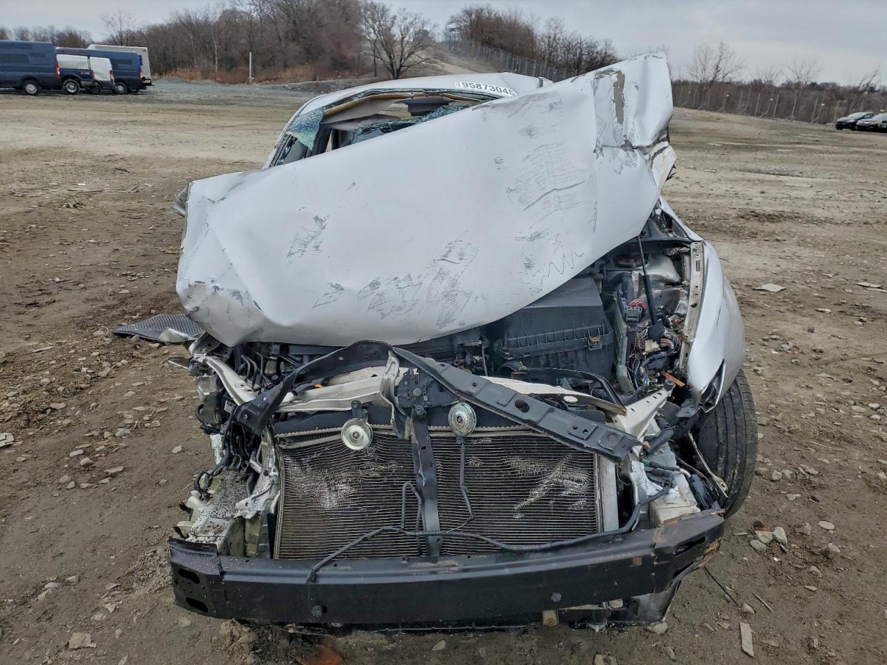 Toyota Camry Base Image 3