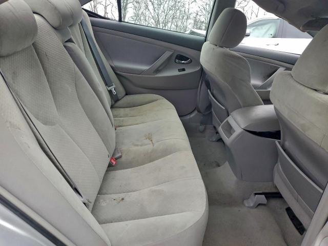 Toyota Camry Base Image 6