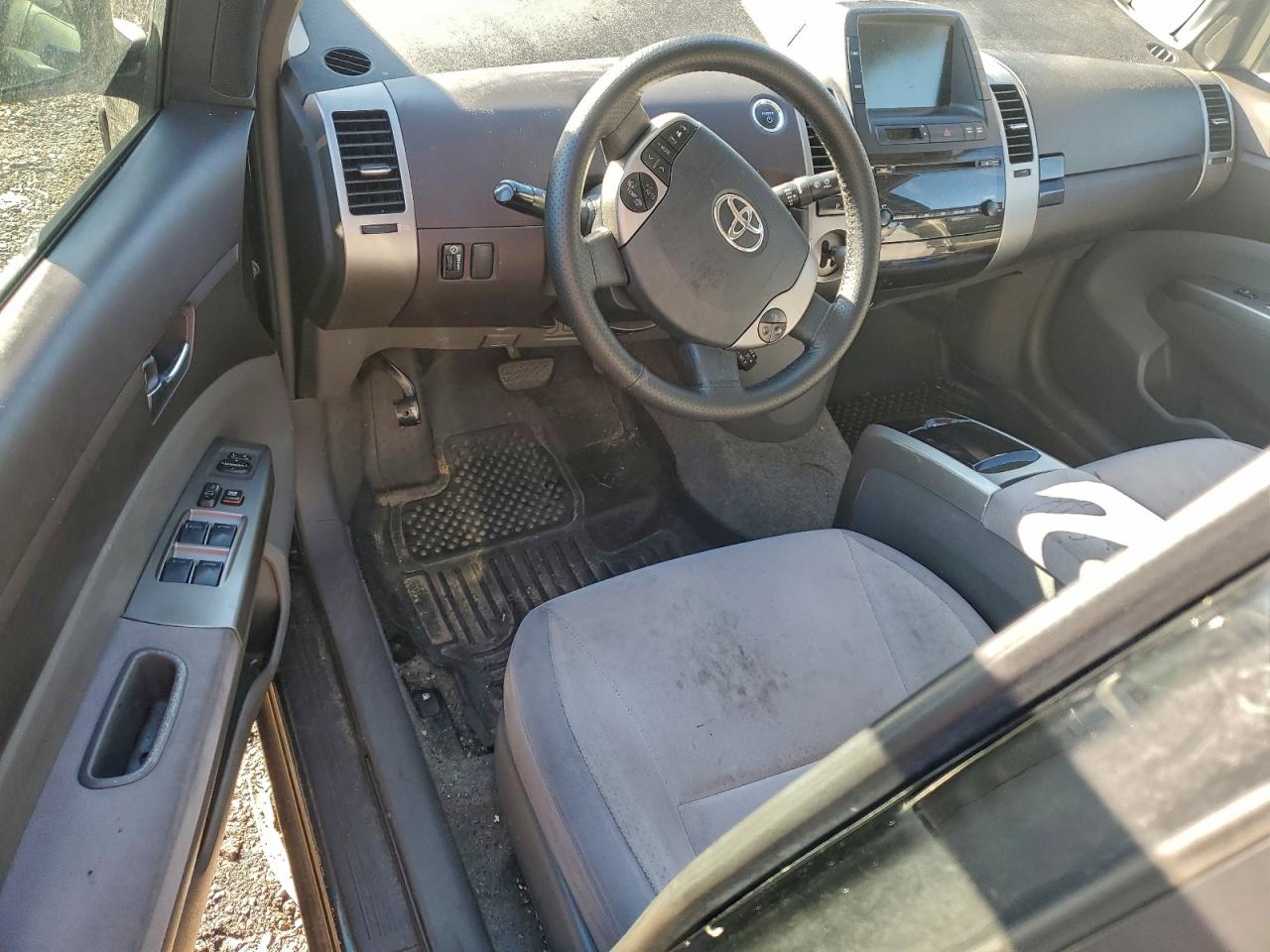 Toyota Prius Image 11