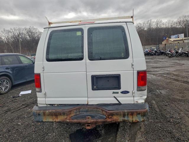 Ford Econoline E250 Van Image 3